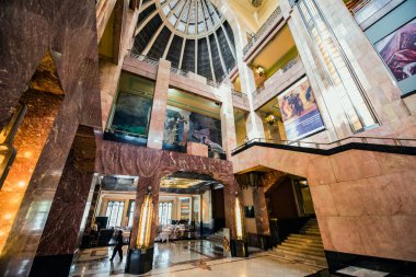  Mexico City Güzel Sanatlar Sarayı içeridedir. Mexico City, Meksika 'nın en büyük ve başkenti ve Kuzey Amerika' nın en kalabalık şehridir. Mexico City dünyanın en önemli kültürel ve finansal merkezlerinden biridir..