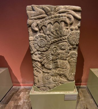 Ulusal Antropoloji Müzesi -Mexico City-çanak çömleği, heykeller, taş heykel - bir ulusal Meksika müzesidir. Müze, Aztek takvimi gibi Meksika öncesi dönemden kalma önemli arkeolojik ve antropolojik eserler içerir.