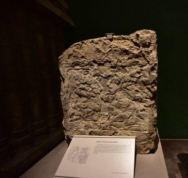 Ulusal Antropoloji Müzesi -Mexico City-çanak çömleği, heykeller, taş heykel - bir ulusal Meksika müzesidir. Müze, Aztek takvimi gibi Meksika öncesi dönemden kalma önemli arkeolojik ve antropolojik eserler içerir.