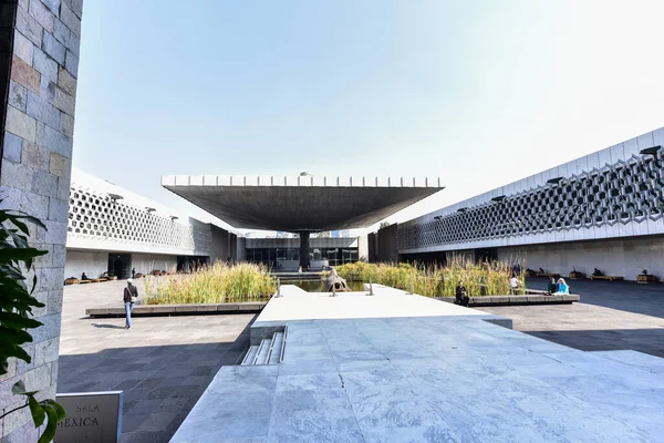 National Museum of Anthropology - Mexico City, Meksika 'nın ulusal müzesidir. Meksika 'daki en büyük müzedir. Müzede, Aztek takvimi gibi Kolomb öncesi Meksika mirasından arkeolojik ve antropolojik eserler yer alıyor.