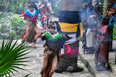 Xcaret Parkı - Riviera Maya - Meksika Dansçıları, Meksika 'nın Quintana Roo eyaletinden Karayipler kıyısında yer alan Riviera Maya' da bir eğlence parkı, tatil köyü ve eko-turizm gelişimi.. 