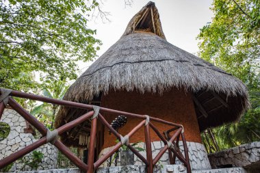 Xcaret - Riviera Maya-Mexico, Meksika 'nın Quintana Ru eyaletinin Karayipler kıyısında yer alan bir tema parkı. Park Cancun' un 75 km güneyinde ve Playa del Carmen 'in 6,5 km güneyinde yer almaktadır.