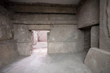 Ciudadela (Citadel) Teotihuacan.Teotihuacan, Teotihuacan 'ın tam merkezinde yer alan ve şehir planının bir parçası olan yaklaşık 17 dönümlük bir alana sahip büyük bir meydandır.. 