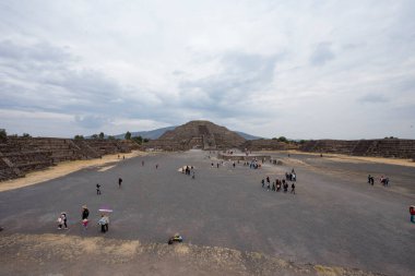 Boulevard of the Dead-Teotihuacan. The main monuments of the cities of Teotihuacan are connected by a central road 45 meters wide and 2 kilometers long, called the 