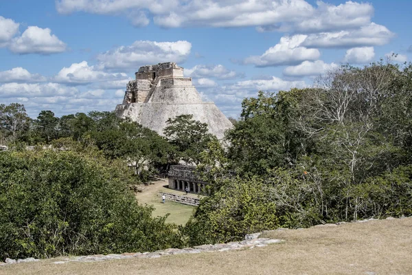 Pirámide Del Mago Una Pirámide Mesoamericana Ubicada Antigua Ciudad Precolombina —  Fotos de Stock