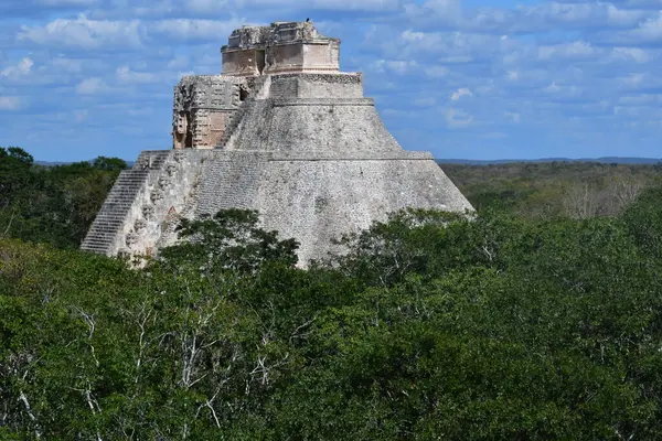 Πυραμίδα Της Μαγικής Είναι Μια Μεσοαμερικανική Πυραμίδα Που Βρίσκεται Στην — Φωτογραφία Αρχείου