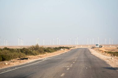 Sahra Çölü 'nün Mısır bölgesinden bakıldığında, çölün batı kesimine, Romanya-Mısır Transfagarasan Çölü' nü tanıyan Mısırlılar tarafından lakaplandırılan dağ oluşumları da denir.