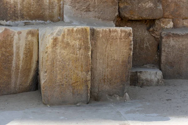 Büyük Giza Piramidi 'ndeki mimari detaylar - Cheops Piramidi (Khufu) 43 yüzyıldan uzun süredir dünyanın en yüksek binasıydı ve antik dünyanın yedi harikası listesindeki tek piramittir..