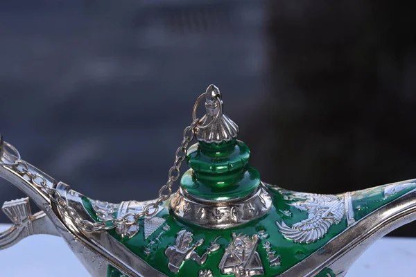 Souvenir Représentant Lampe Aladin Aladdin Est Personnage Contes Fées Orientaux — Photo