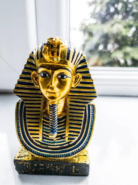 Keramický Suvenýr Představující Masku Tutanchamona Zlatou Masku Egyptského Faraóna Tutanchamona — Stock fotografie