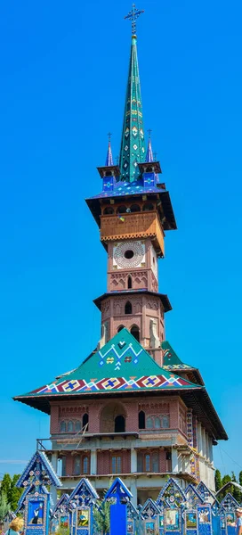 Église Orthodoxe Roumaine Spna Avec Une Tour Mince Spécifique Aux — Photo