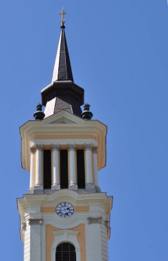 Radna 'lı Aziz Mary Manastırı, Küçük Bazilika, Lipova, Arad, mimari ayrıntılar Roma Katolik tarikatına aittir. 1992 'de Papa 2. John Paul manastıra küçük bazilika ünvanını verdi.