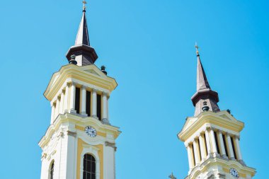 Radna 'lı Aziz Mary Manastırı, Küçük Bazilika, Lipova, Arad, mimari ayrıntılar Roma Katolik tarikatına aittir. 1992 'de Papa 2. John Paul manastıra küçük bazilika ünvanını verdi.