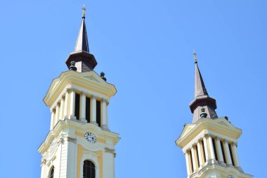 Radna 'lı Aziz Mary Manastırı, Küçük Bazilika, Lipova, Arad, mimari ayrıntılar Roma Katolik tarikatına aittir. 1992 'de Papa 2. John Paul manastıra küçük bazilika ünvanını verdi.