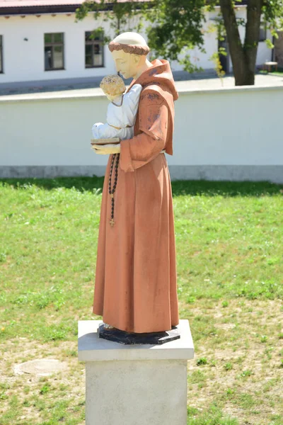 Estátuas Mosteiro Católico Santa Maria Radna Estátuas Representam Santos Culto — Fotografia de Stock