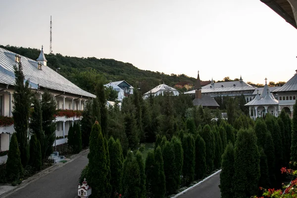 Монастырь Святого Креста Православного Монастырского Комплекса Oradeaorthodox Построенного Верующих Вблизи — стоковое фото