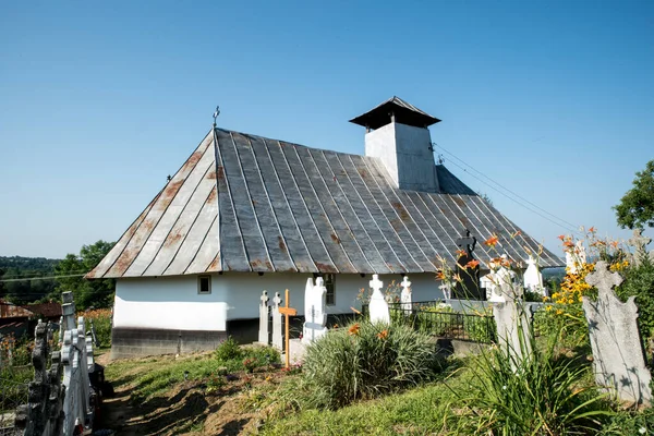 외국산 교회는 1803 Coman Clueriu 성당의 세워졌는데 비쿨루 Poiana Sibiului — 스톡 사진
