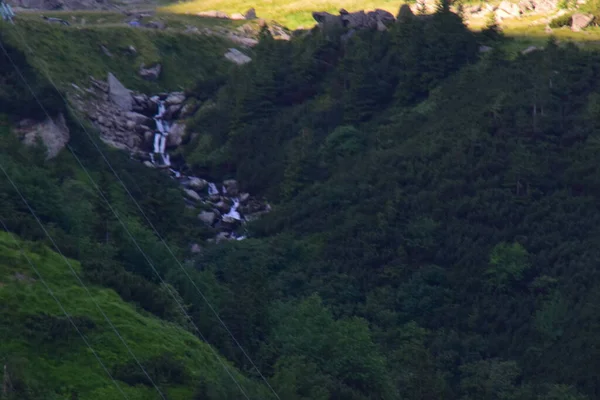 バレアスクリーマーとも呼ばれるバレアウォーターフォールは 1200メートル以上の高さのファガラス山脈に位置しています ルーマニア最大の滝で 60の滝があります — ストック写真