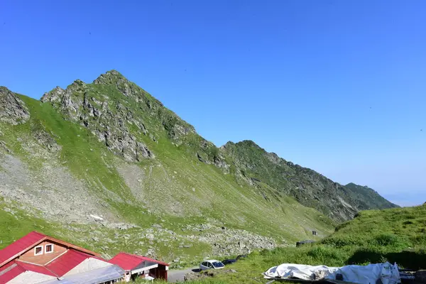 法加拉山脉是南喀尔巴阡山脉的一部分 是罗马尼亚最高峰 即摩尔多瓦峰 海拔2544米 — 图库照片