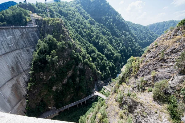 Der Vidraru Staudamm Fagaras Gebirge Der Zwischen Den Hängen Pleaa — Stockfoto