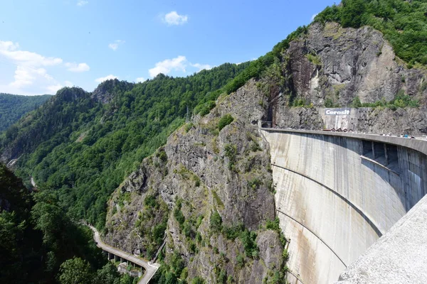 Der Vidraru Staudamm Fagaras Gebirge Der Zwischen Den Hängen Pleaa — Stockfoto