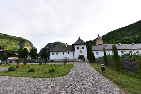 Mosteiro Ortodoxo Polovragi Tem 500 Anos Primeiros Fundadores São Radu — Fotografia de Stock