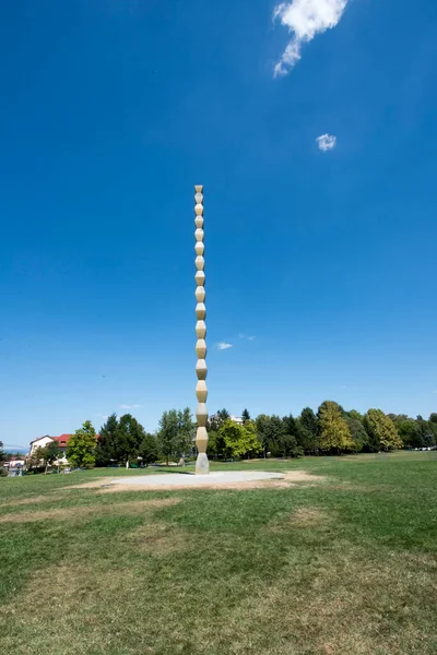 Végtelen Oszlop Vagy Végtelen Oszlop Dél Romániára Jellemző Temetkezési Oszlopok — Stock Fotó