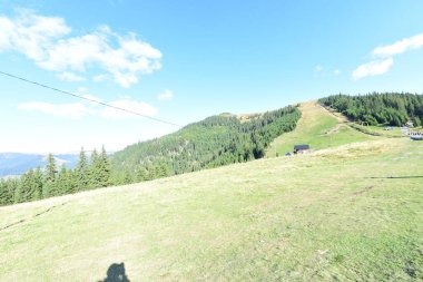 Rodna Dağları Ulusal Parkı, Romanya 'nın kuzeyinde, Bistria-Nsud ve Maramure bölgelerinde yer alan ve kayalar, ormanlar, boşluklar ve alp yaylarından oluşan doğal bir alandır.