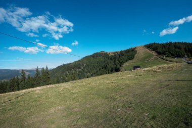 Rodna Dağları Ulusal Parkı, Romanya 'nın kuzeyinde, Bistria-Nsud ve Maramure bölgelerinde yer alan ve kayalar, ormanlar, boşluklar ve alp yaylarından oluşan doğal bir alandır.