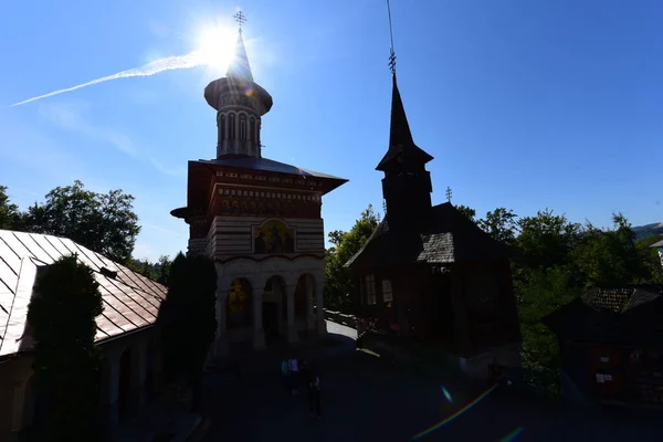 圣安娜修道院 Saint Ana Monastery Rohia Maramures Romania 是位于Lpuului的一个东正教礼拜场所 由尼古拉 格尔曼 — 图库照片