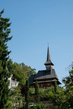 Saint Ana Manastırı, Rohia, 10 yaşında ölen kızı Anua adına manastırı inşa eden rahip Nicolae Gherman tarafından Lpuului 'de bulunan bir Ortodoks ibadethanesidir.