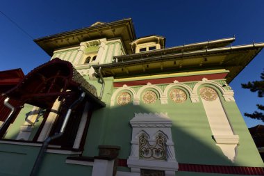 Şehirdeki eski bina.