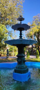 Şehir parkındaki çeşme