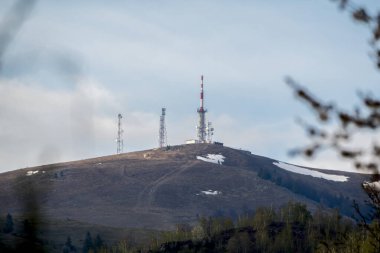 Karpatlar 'daki dağ manzarasının güzel bir görüntüsü.