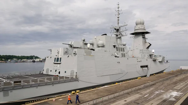 Warship Italiaans Marine Geleide Raket Fregat Afgemeerd Aan Jachthaven — Stockfoto