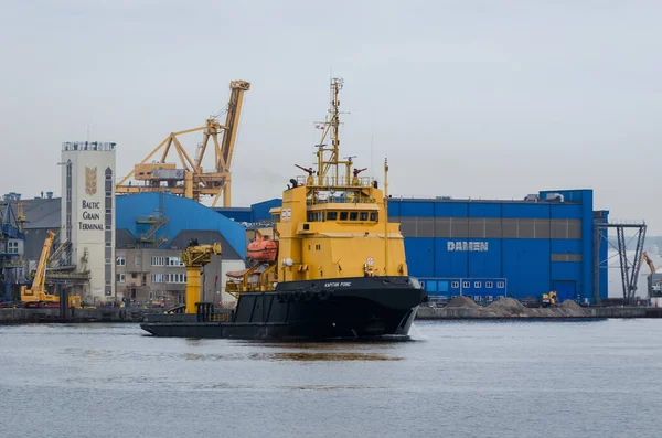 Gdynia Polonia 2021 Nave Soccorso Multitascente Sta Navigando Porto Mare — Foto Stock