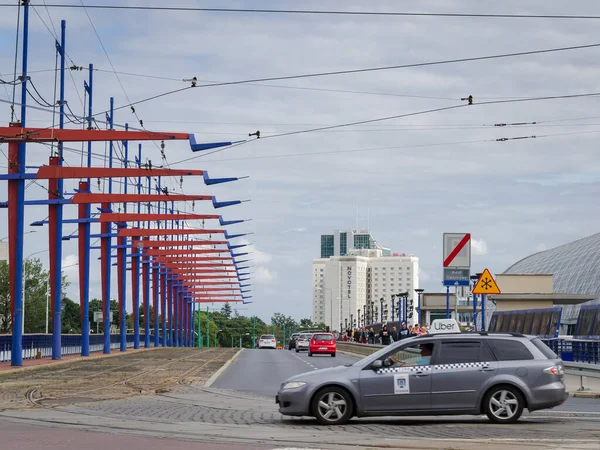波兹南 2021年 火车站前面十字路口的车流 — 图库照片