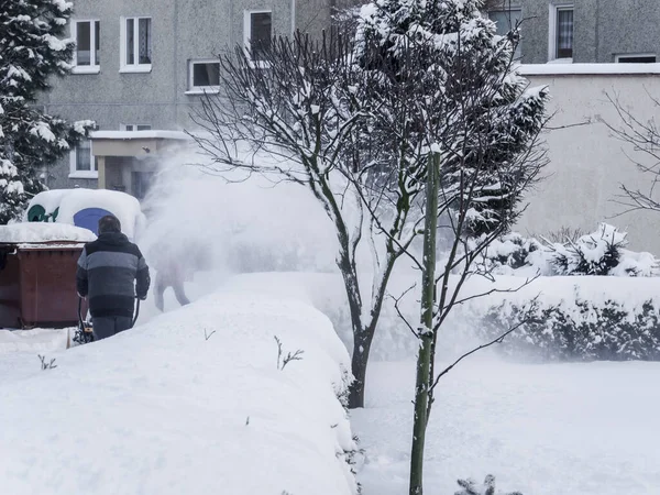 Ataque Invierno Ciudad Retiro Nieve Las Aceras Una Zona Residencial — Foto de Stock