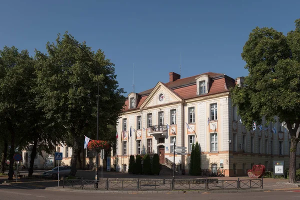 BIALOGARD, Batı Pomeranya - POLAND - 09 AĞUSTOS 2025: Klas Arkeoloji - Belediye binasının etkileyici ve güzel tarihi binası