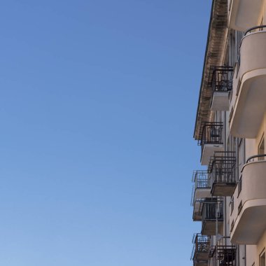 ARCHITECTURE - Gdynia 'da klasik bir modernist apartman