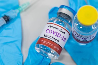 Laboratuvarda Coronavirus aşısı COVID-19 'un geliştirilmesi ve üretilmesi. Laboratuvarda Covid-19 aşısı.)