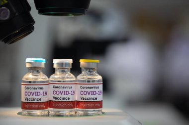 Laboratuvarda Coronavirus aşısı COVID-19 'un geliştirilmesi ve üretilmesi. Laboratuvarda Covid-19 aşısı.)