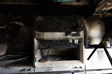 Bilimsel laboratuvar yangınından sonra oda durumu.