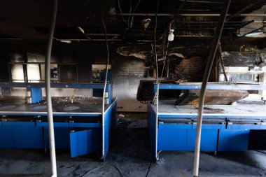 Yangın sonucu oluşan bilim laboratuvarı..