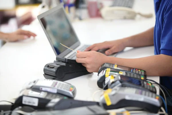 Customer Paying Credit Card Technology Credit Card Reader Machine Bar — Stock Photo, Image