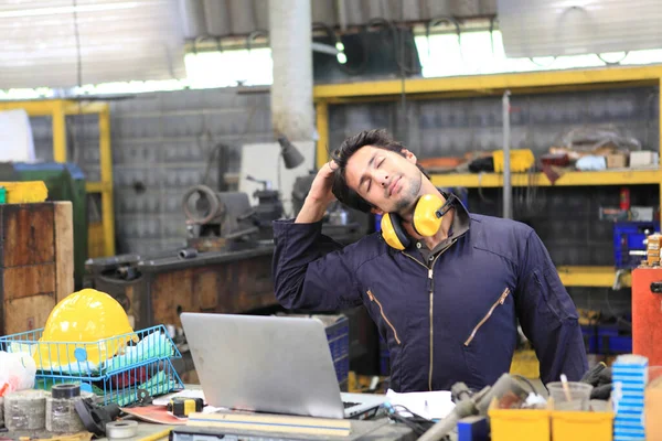 Werkingenieur Entspannen Sie Sich Von Der Arbeit Werk — Stockfoto