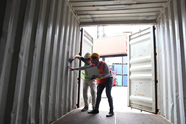 Gruppo Ingegneri Che Lavorano Stanno Caricando Container Supportare Logistica Importare — Foto Stock