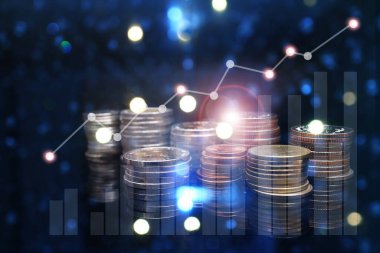 Forex grafik iş geçmişine sahip finans ve bankacılık konsepti için bir sürü bozuk para. Uluslararası finansal danışmanlığın bir metaforu. Yenilik Grafikleri Arayüzleri. Piyasa hisselerini analiz et..
