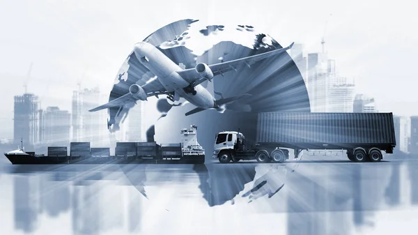 进出口和物流概念 集装箱卡车 港口船舶和运输中的货运飞机以及进出口商业物流 航运业 — 图库照片