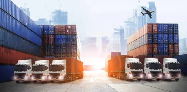 Dubbele Blootstelling Van Het Werkgebied Industrie Veiligheid Concept Container Vrachtwagen — Stockfoto